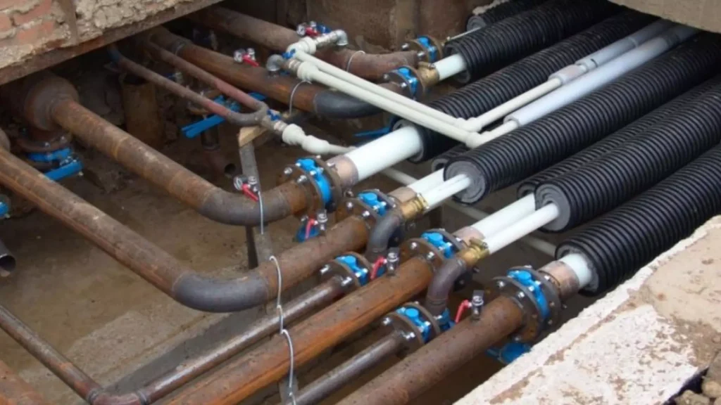 Продукция Упонор (Юсистемс) для теплотрасс и наружных сетей: теплоизолированные трубы и готовые комплекты